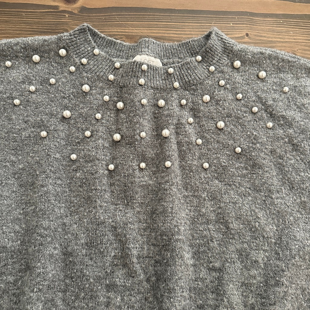 Women’s LOFT Outlet Gray Pearl Embellished Crewneck Sweater XL